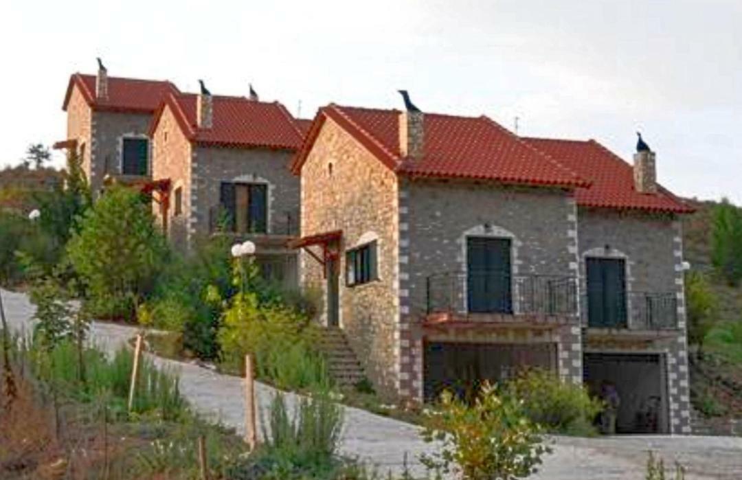 All Seasons Πέτρινες Παραδοσιακές Κατοικίες Kalávrita Kültér fotó